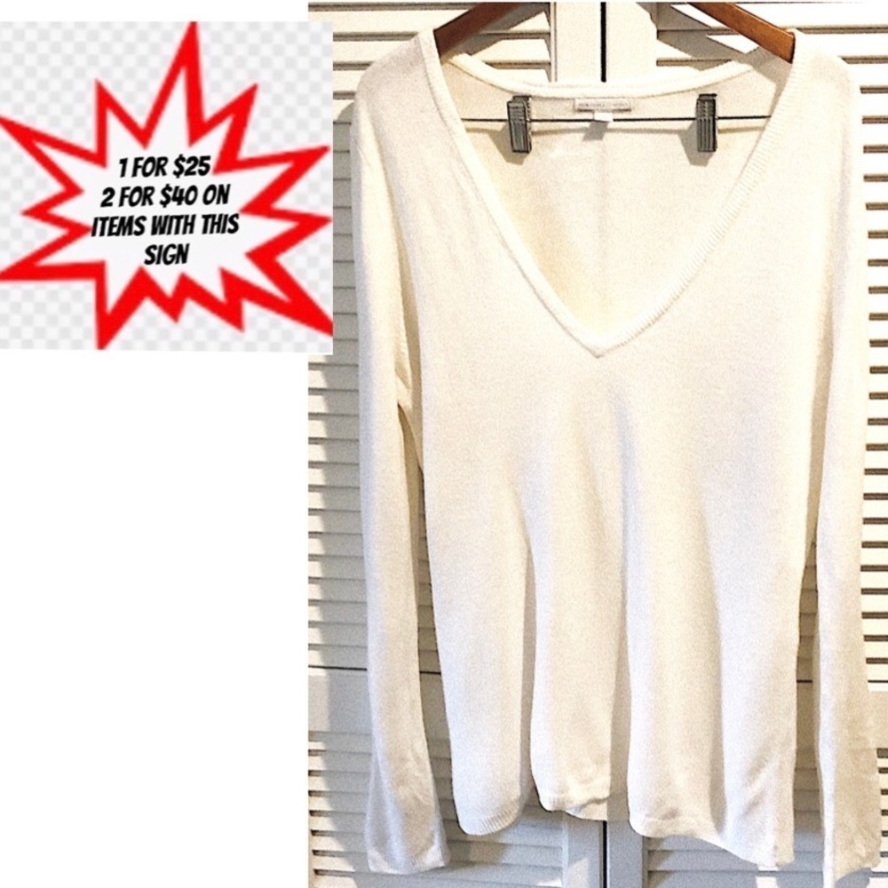 New York and Company V-neck cream sweater extra large